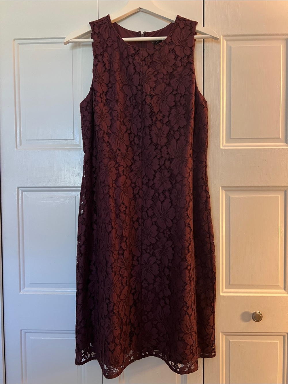 Ann Taylor Sleeveless Burgundy Floral Lace Shift Dress